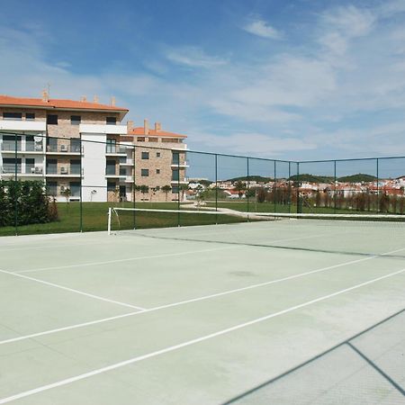 Pebble - 1 Bedroom Apartment Sleeps 5 With Pool & Tennis Court São Martinho do Porto Buitenkant foto