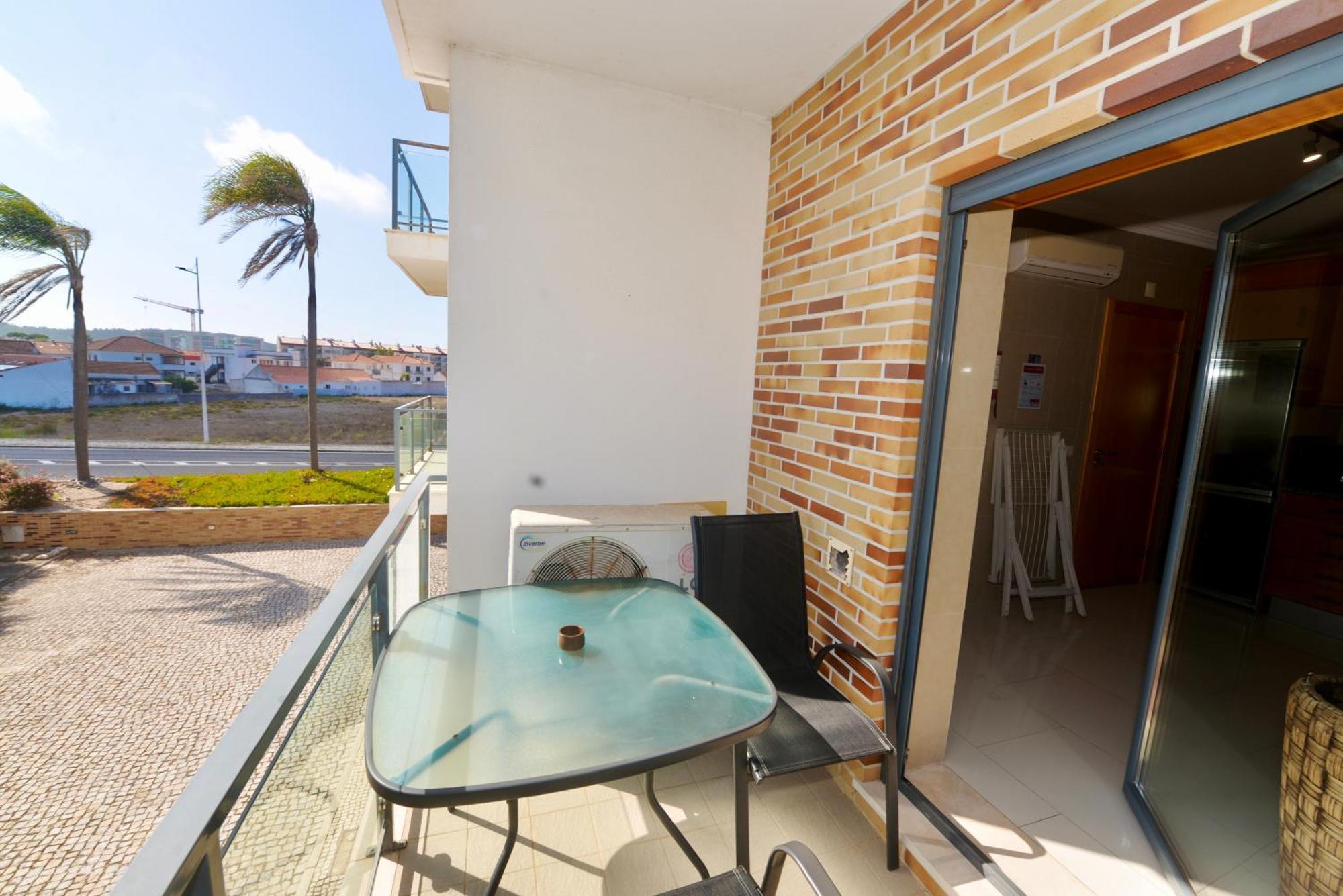 Pebble - 1 Bedroom Apartment Sleeps 5 With Pool & Tennis Court São Martinho do Porto Buitenkant foto