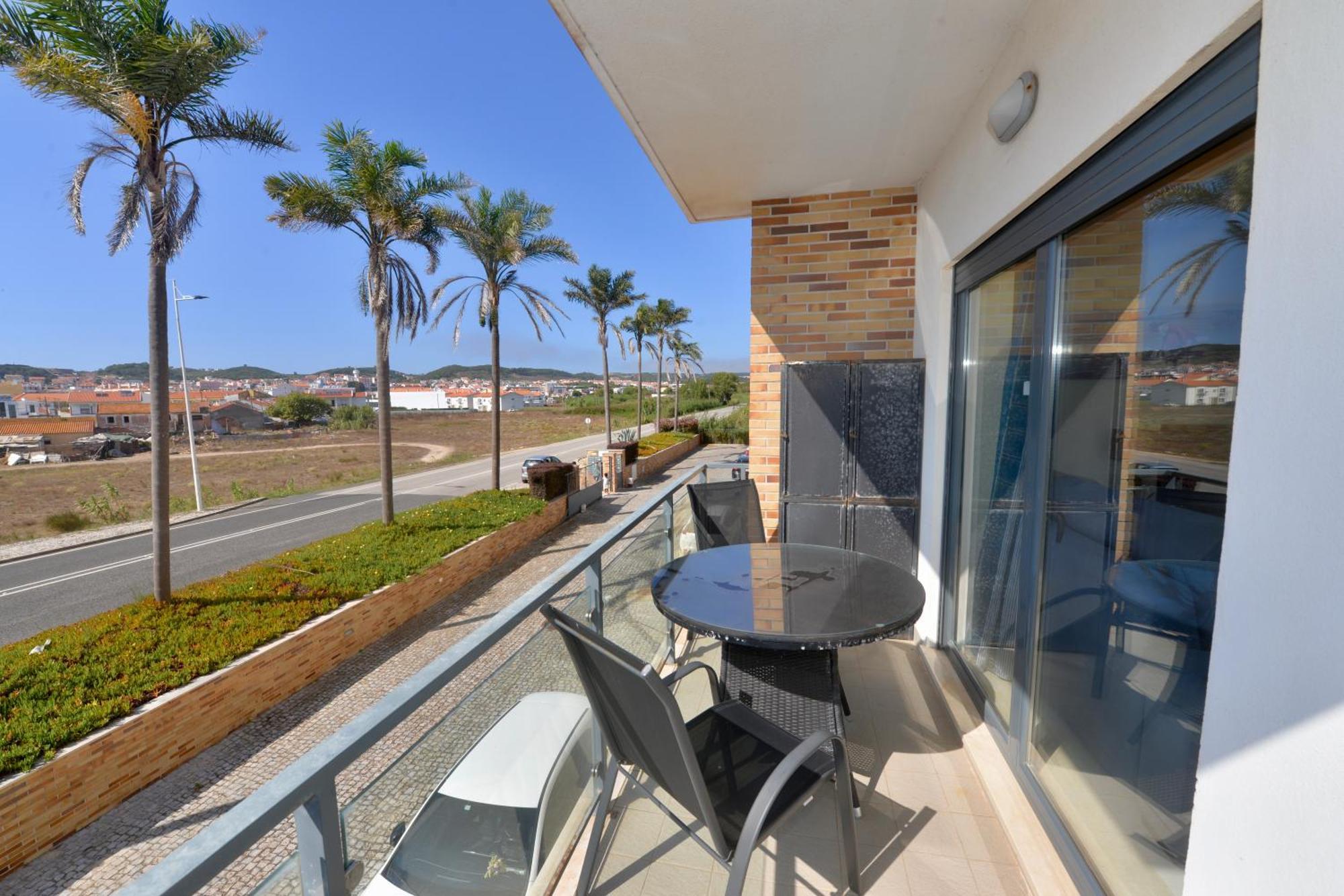 Pebble - 1 Bedroom Apartment Sleeps 5 With Pool & Tennis Court São Martinho do Porto Buitenkant foto
