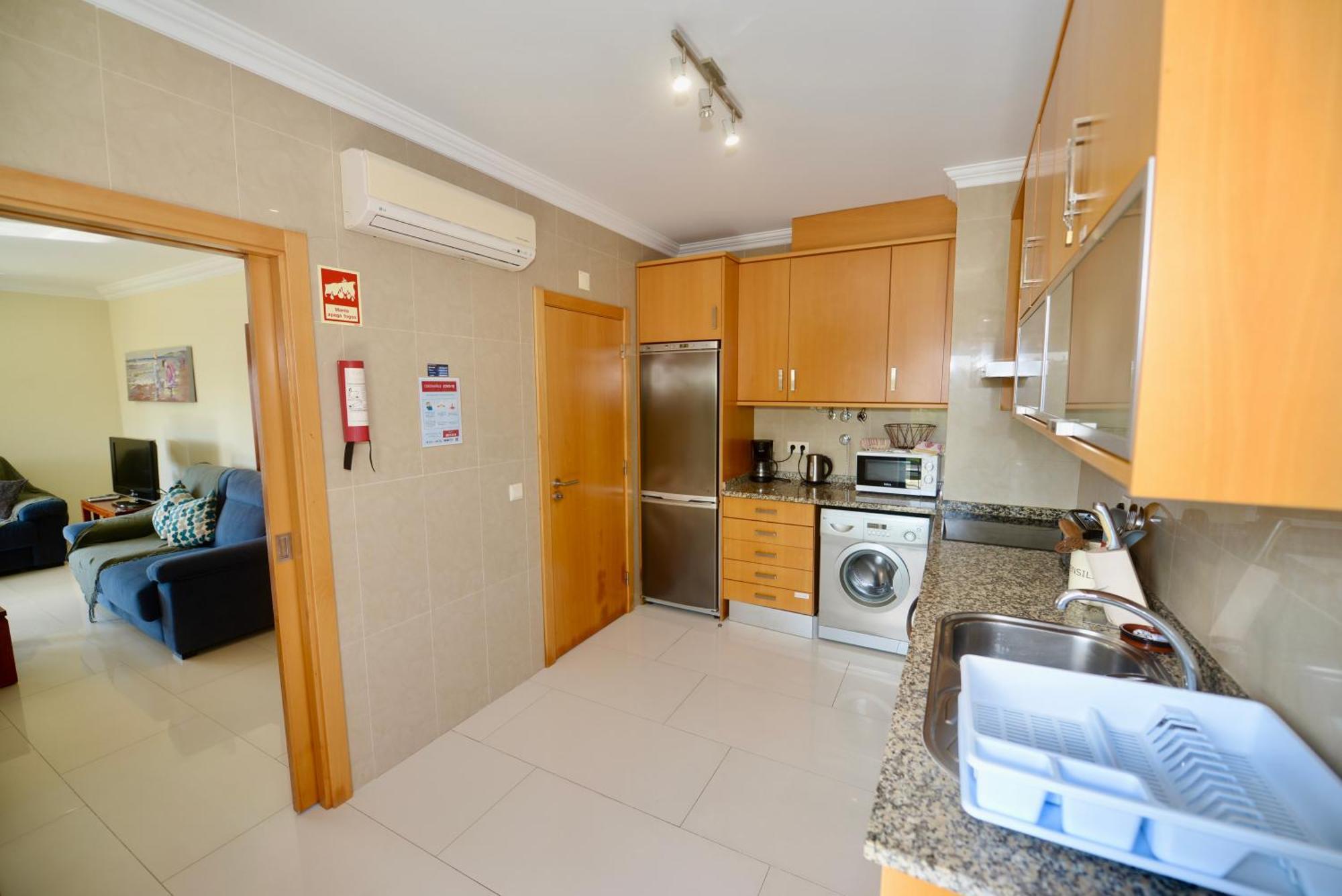 Pebble - 1 Bedroom Apartment Sleeps 5 With Pool & Tennis Court São Martinho do Porto Buitenkant foto